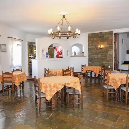 Asterias - Seafront Hotell