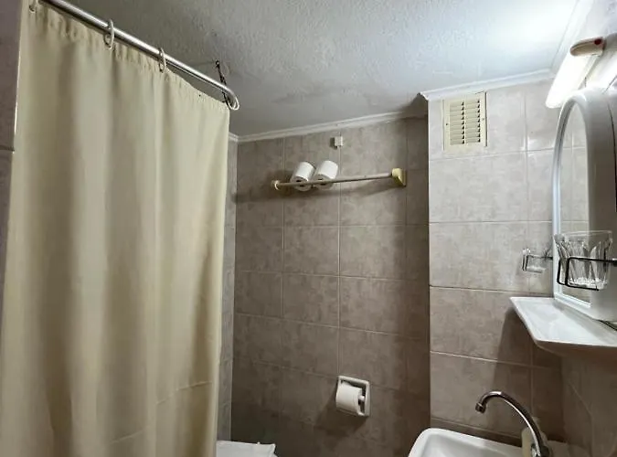 Asterias - Seafront Ξενοδοχείο 2*